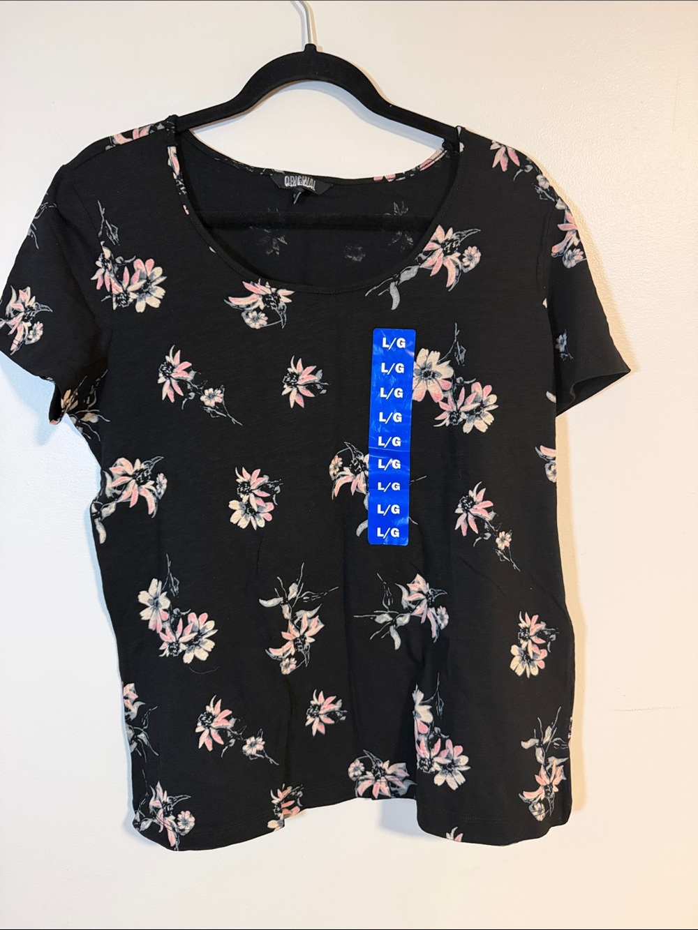 Nicole Miller Black Floral Short Sleeve Tee